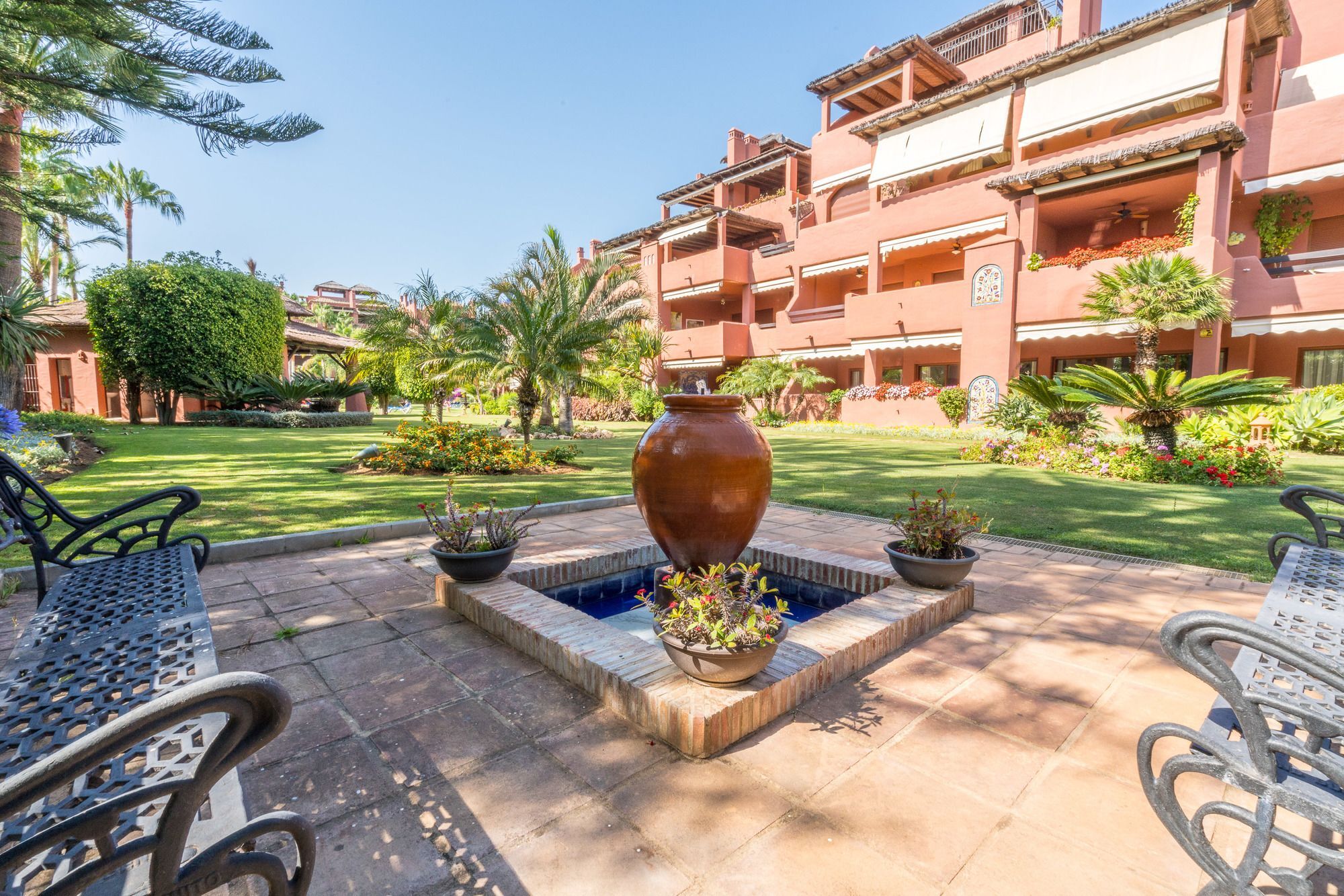 The Grand Oasis Estepona Marbella Exteriör bild